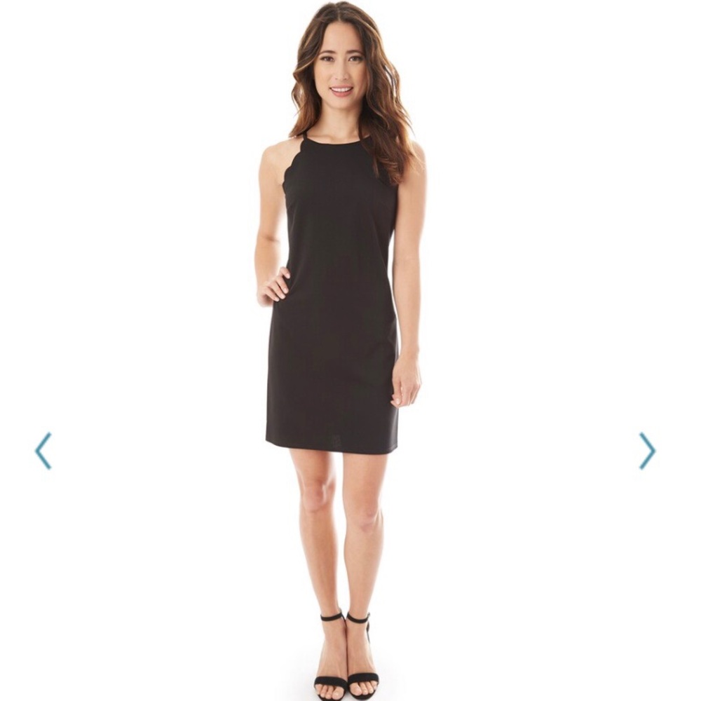 Solid Scallop Sleeveless Shift Dress